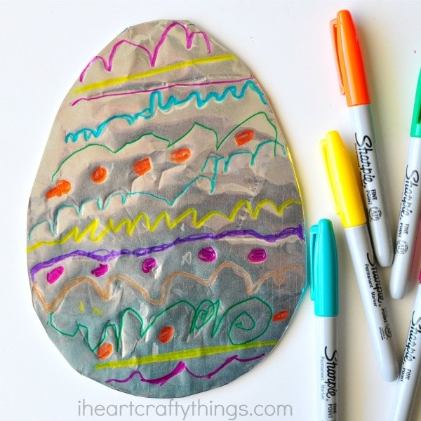 Tin Foil Easter Egg Art | I Heart Crafty Things