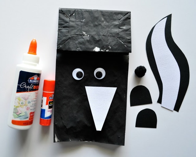 paper bag skunk kids craft 3