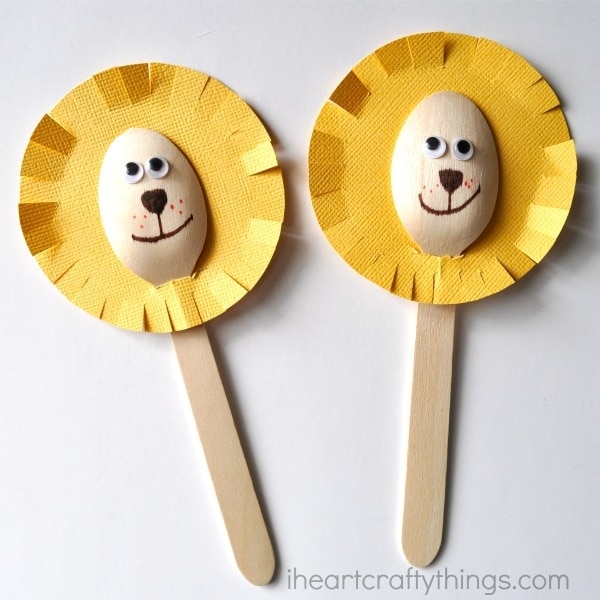 wooden spoon lion craft 4
