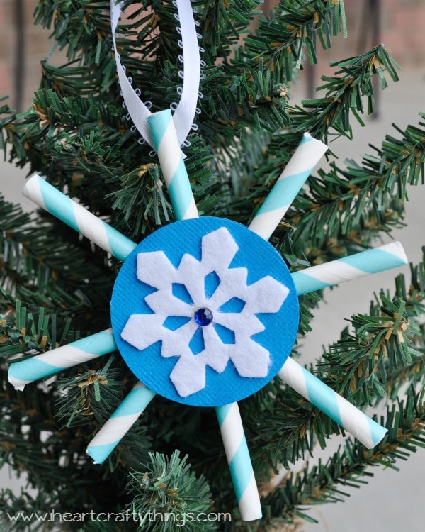 Paper Straw Snowflake Craft - I Heart Crafty Things