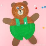 Fun and easy paper plate corduroy craft for preschoolers. Grab our free template printable to make this cute Corduroy preschool craft.