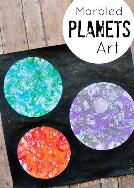 Preschool Space Craft: Marbled Planets Art | I Heart Crafty Things