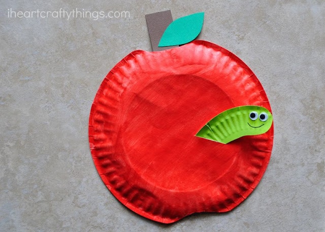 paper plate apple craft 2