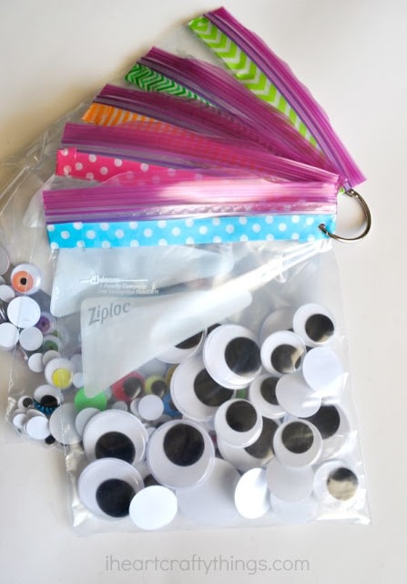 These back-to-school DIY silly face sandwich bags make perfect lunch box notes for the first day of school. Fun school lunch ideas for kids.