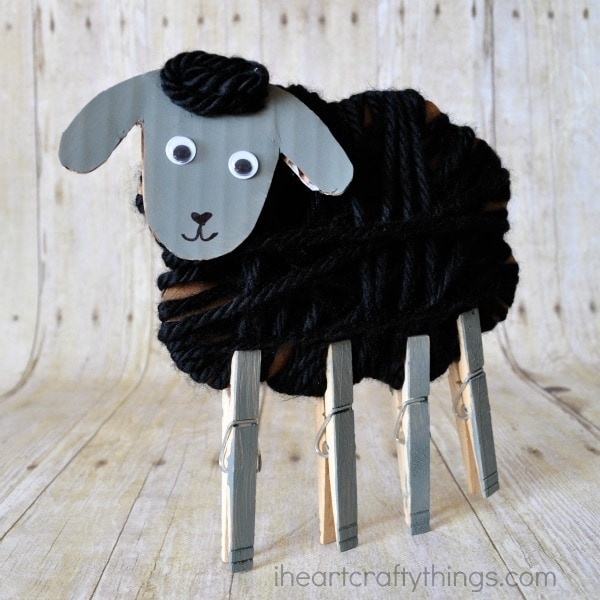 Made It! Yarn Animal Craft Kits For Kids decorate and wrap like