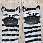 This paper bag zebra craft is great for a letter Z alphabet craft or for after visiting the zoo. Using foam hair curlers to print the stripes onto your zebra is a fun and unique way for kids to paint. Great summer kids craft, animal craft for kids, zoo crafts, zebra kids craft, preschool craft.