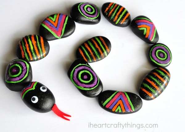 patterned-rocks-snake-craft-4