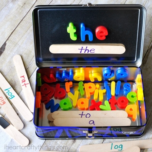 This word building activity travel kit is perfect for toddlers and preschoolers for long car rides and you can customize it with sight words, color words, word families, or whatever your child is currently learning.