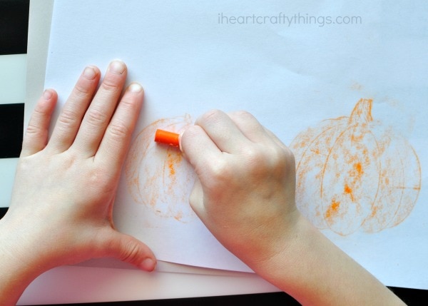 crayon-rubbing-pumpkin-patch-craft-3