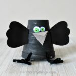 This foam cup crow craft is super cute and makes a great fall kids craft. It makes a great book extension activity with coupled with a children's book.