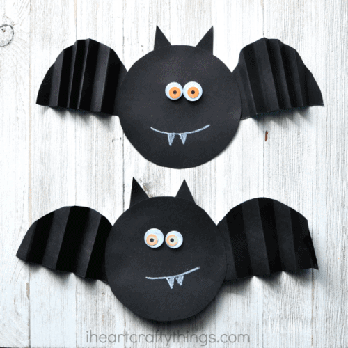 Simple Accordion Fold Paper Bat Craft - I Heart Crafty Things