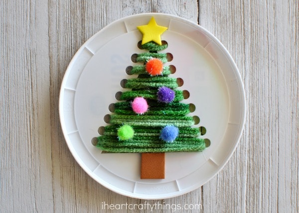 plastic-lid-christmas-tree-craft-4