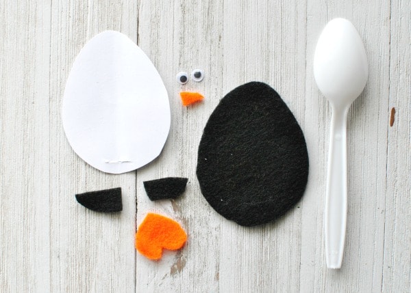 plastic spoon penguin craft 6