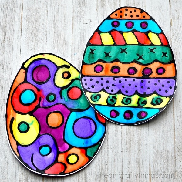 This black glue and watercolor resist Easter egg art makes a fun Easter craft for kids and people of all ages. Fun Easter kids craft and spring kids craft.