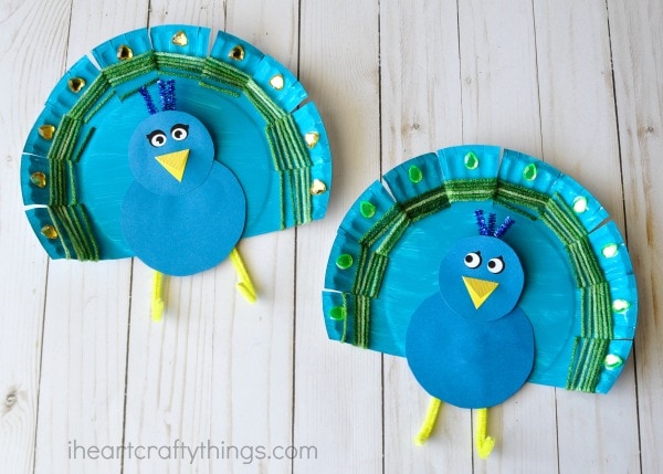 paper plate yarn weaved peacock craft 5