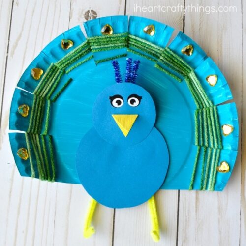 Yarn Weaved Paper Plate Peacock Craft - I Heart Crafty Things