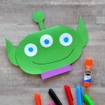 This Out of this World Kids Father's Day Card is cute, simple and makes a great Fathers Day Kids Craft. Fun DIY Fathers Day Card for kids.