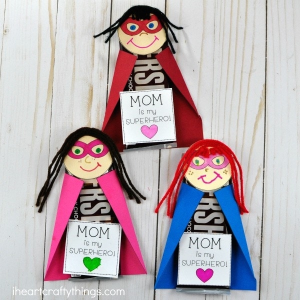 Celebrate your Mom this year with this awesome DIY Superhero Mother's Day Gift. Customize the printable template to look just like your Mom. Fun DIY Mother's Day gift, kid-made Mother's present and Mother's Day craft for kids.