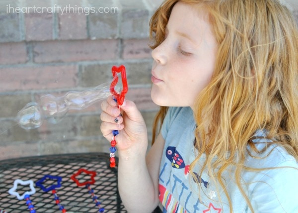 patriotic diy bubble wands 3