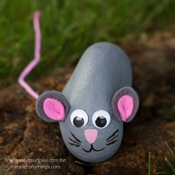 Summer is the perfect season for rock hunting! In this post, learn how to make sweet little Painted Mouse Rocks, perfect for kids of all ages.
