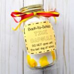 This DIY back-to-school time capsule is a fun way to preserve first day of school memories. Fun back-to-school activities for kids.