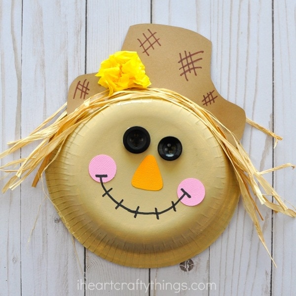 paper plate scarecrow