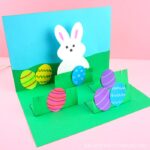 How to make a pop up Easter card -This homemade Easter card is a fun and easy craft for kids of all ages to make for Easter. Simple pop up handmade greeting cards.