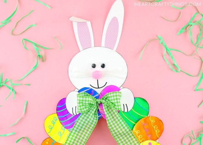 This colorful paper plate Easter Egg Wreath is a simple and easy Easter Craft idea for kids of all ages to make. Cute Easter decoration for home.