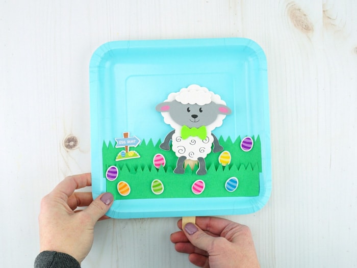 paper plate easter puppet 4