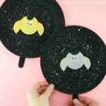 This fun make and play flying owl craft makes a great fall kids craft. Kids will love watching their owl fly around the starry night painted paper plate.