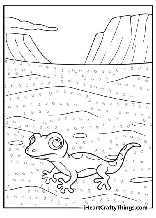 Desert gecko walking on hot sand free printable coloring page